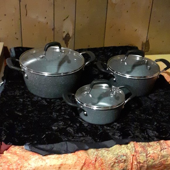 Tramontina Other - Tramontina 3 piece granite pot set/w lids